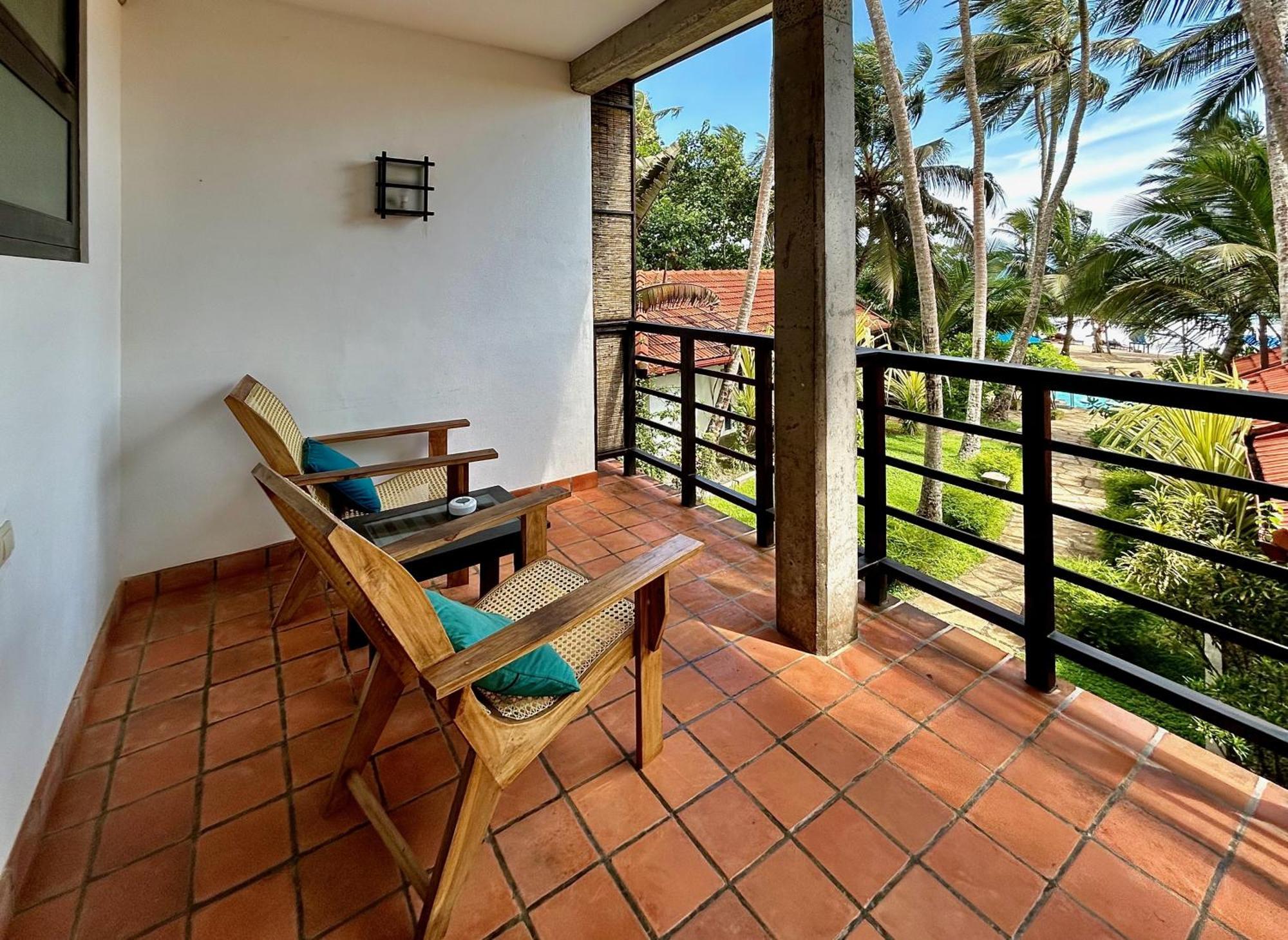 Seven Turtles Hotel Tangalle Exterior photo