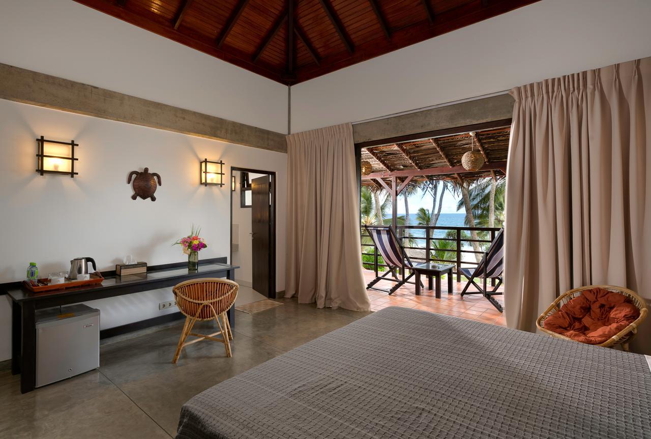 Seven Turtles Hotel Tangalle Exterior photo
